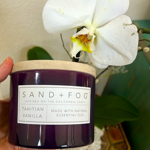 Tahitian Vanilla Scented Candle - Picture 3 of 16